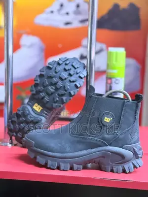 Caterpillar Chelsea Boots Sizes 39 to 45 on Offer