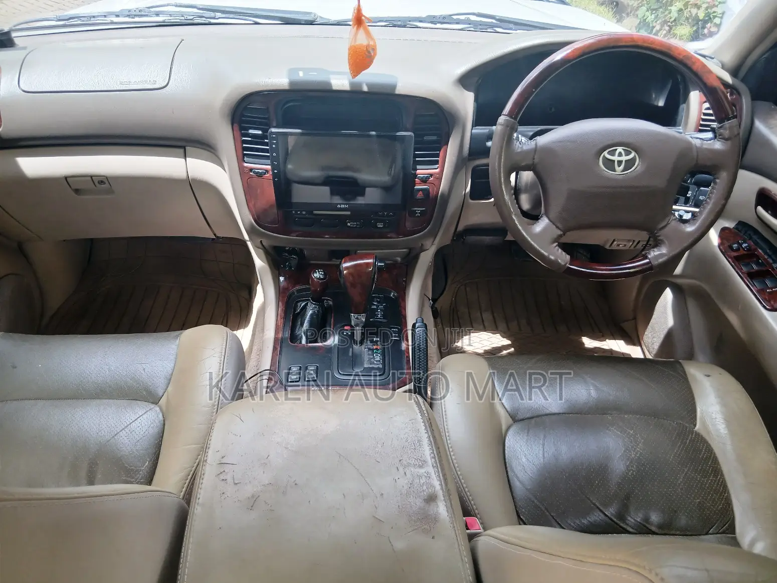 Toyota Land Cruiser 2001 White
