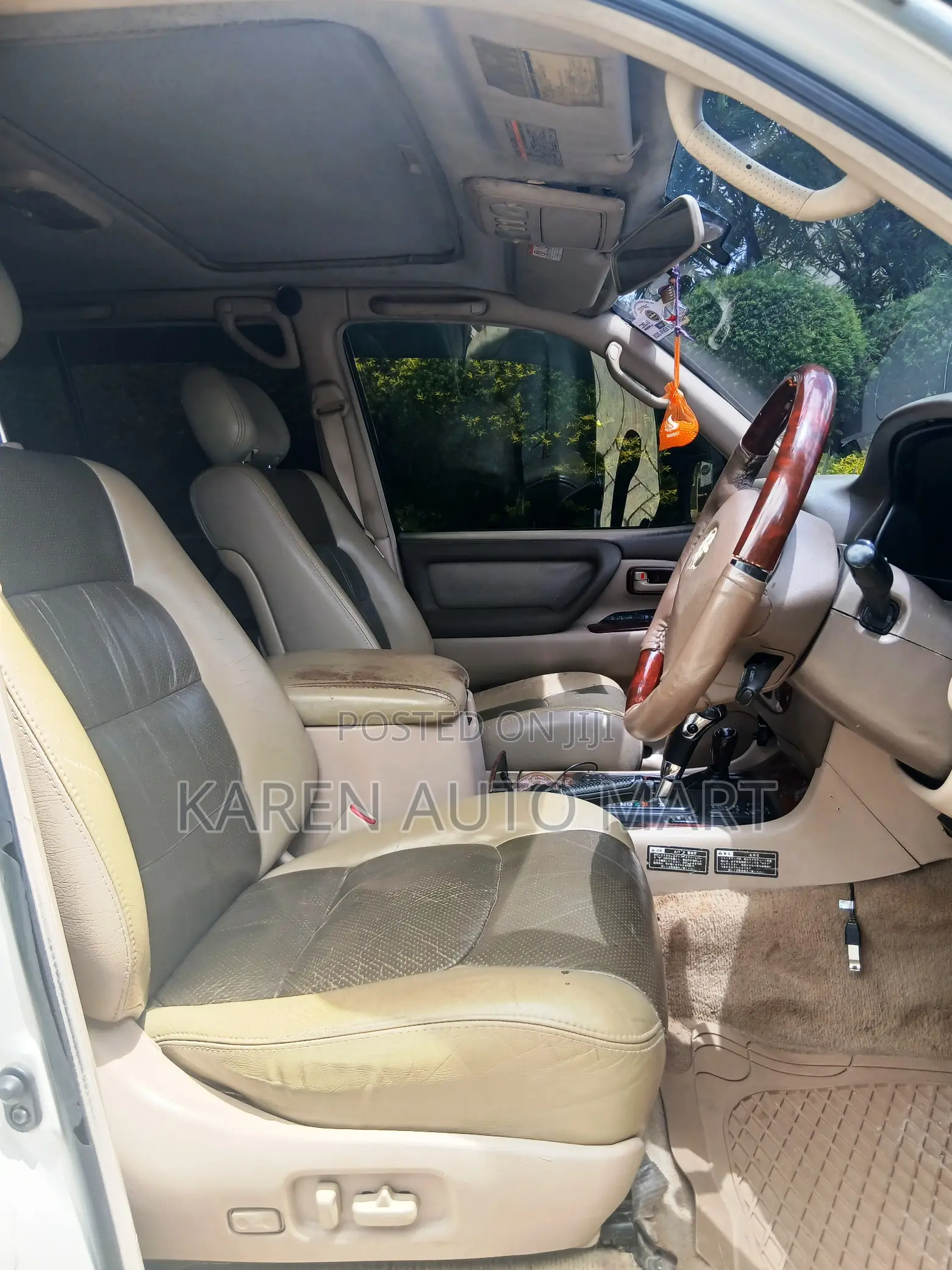 Toyota Land Cruiser 2001 White