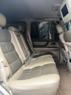 Toyota Land Cruiser 2001 White