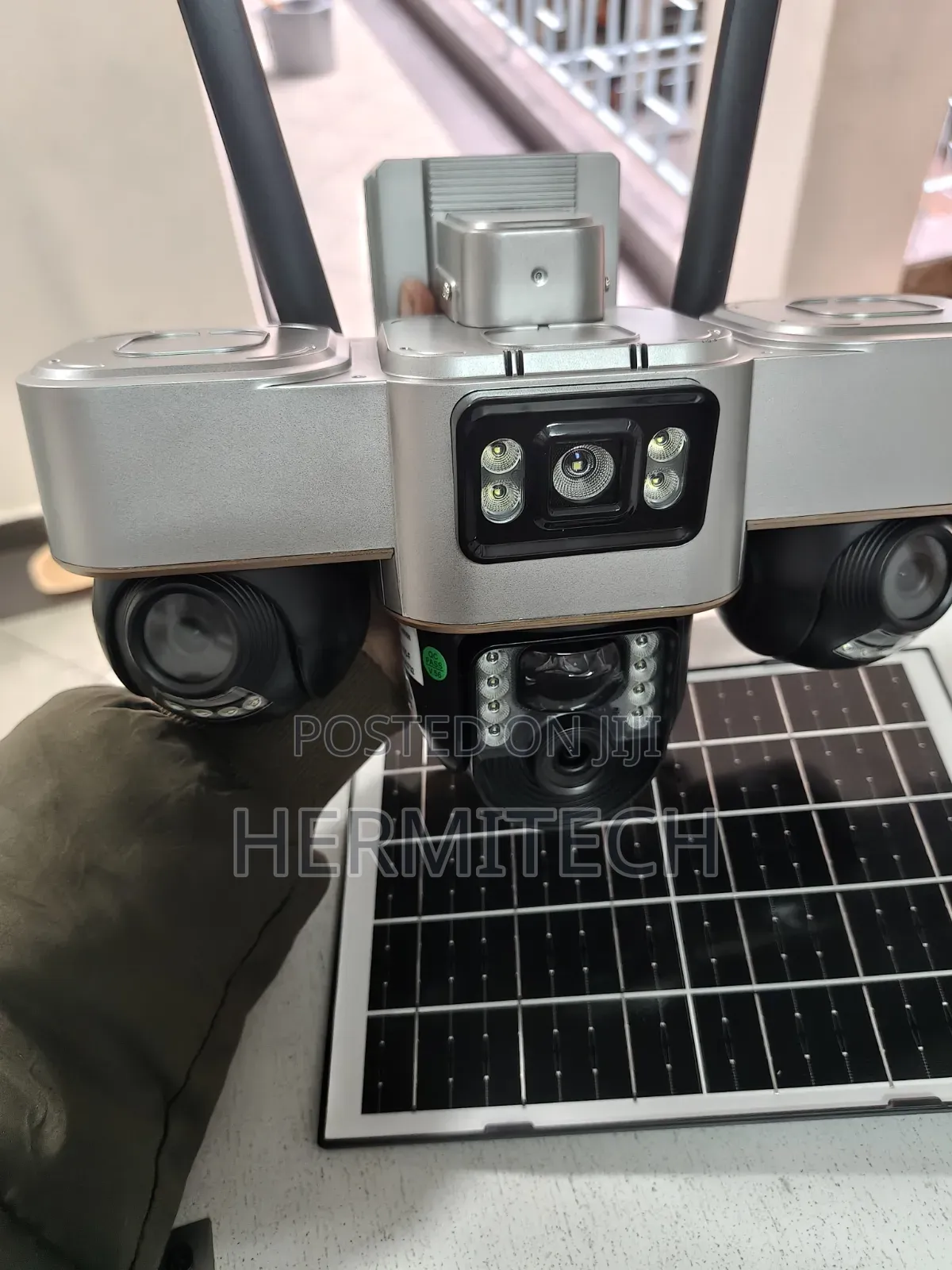Triple Lens CCTV Solar Model Uses 4g Sim Card Support Sd/Cloud Storage