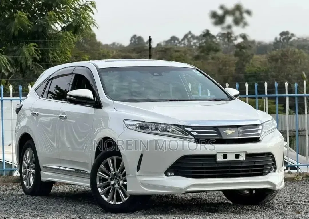 Toyota Harrier 2.0 2019 White