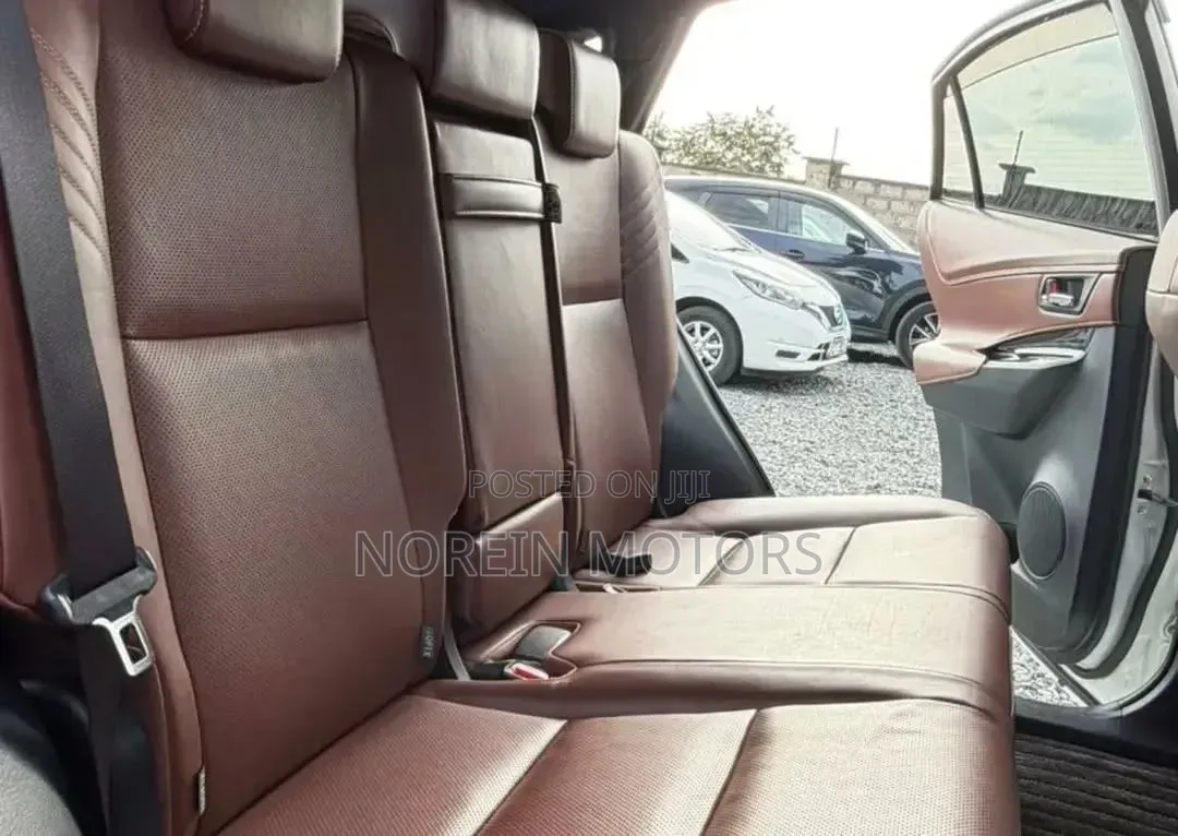 Toyota Harrier 2.0 2019 White