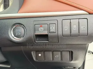Toyota Harrier 2.0 2019 White