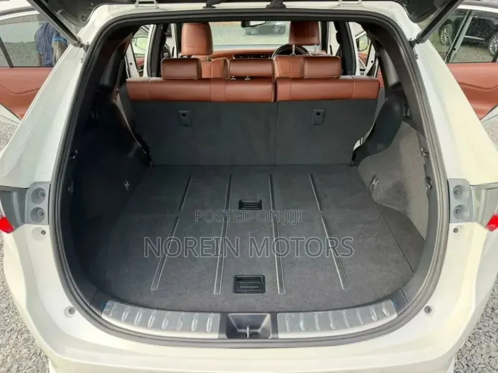 Toyota Harrier 2.0 2019 White