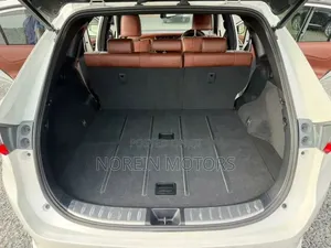 Toyota Harrier 2.0 2019 White