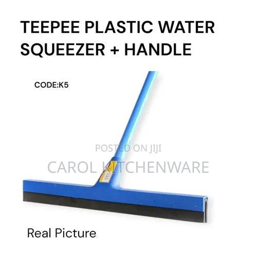 Plastic Water Squeezer and Handle