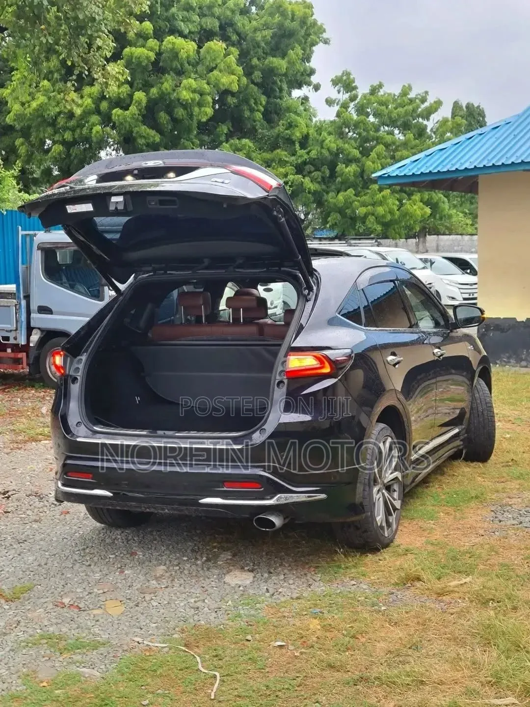 Toyota Harrier 2.5 Hybrid 4WD 2019 Matt Black