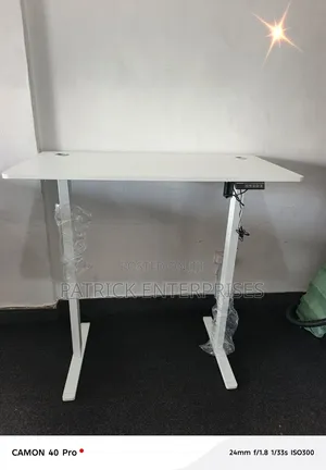 Adjustable Modern Motorists Electric Desk White 1.2 MTRS