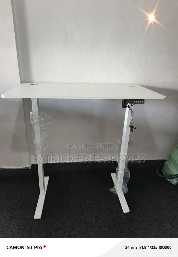 Adjustable Modern Motorists Electric Desk White 1.2 MTRS - thumbnail 3