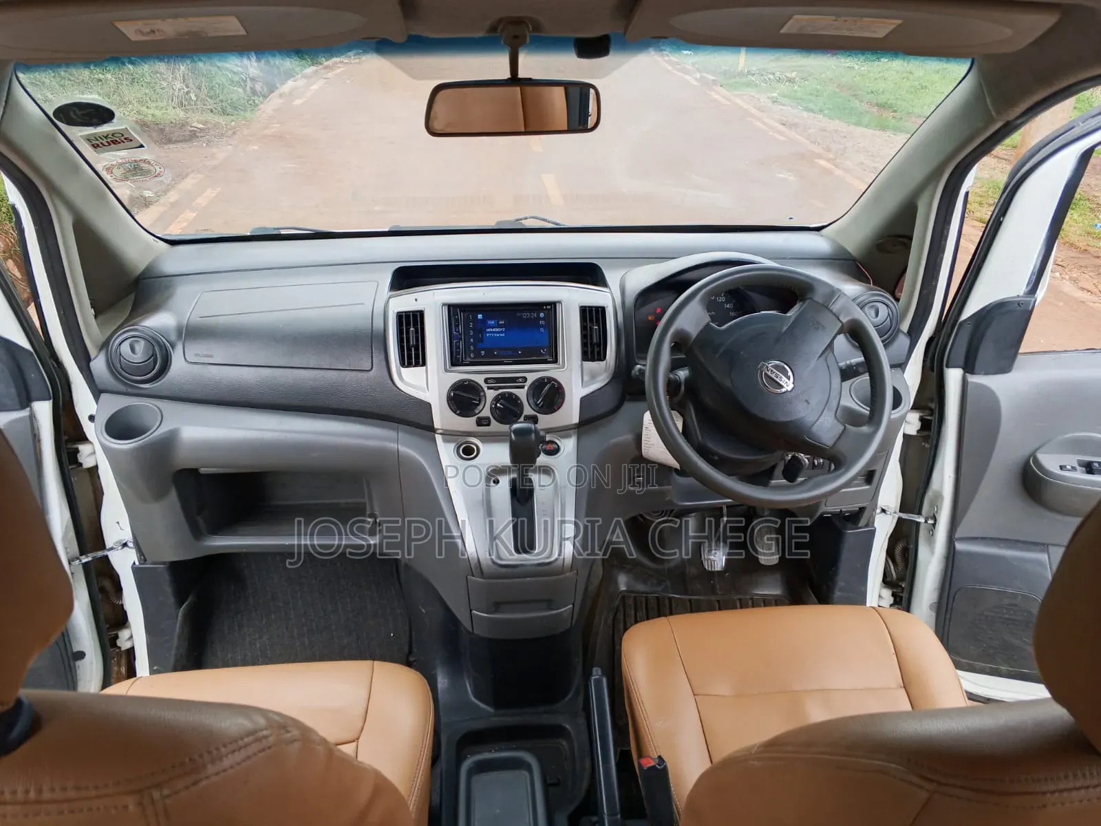 Nissan NV200 2011 White