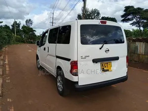 Nissan NV200 2011 White