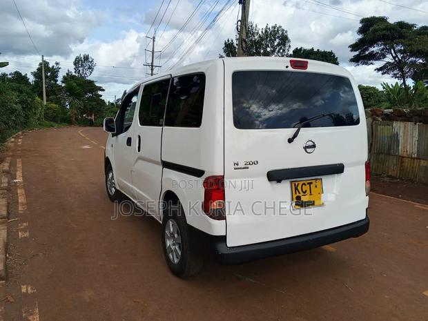 Nissan NV200 2011 White - thumbnail 2