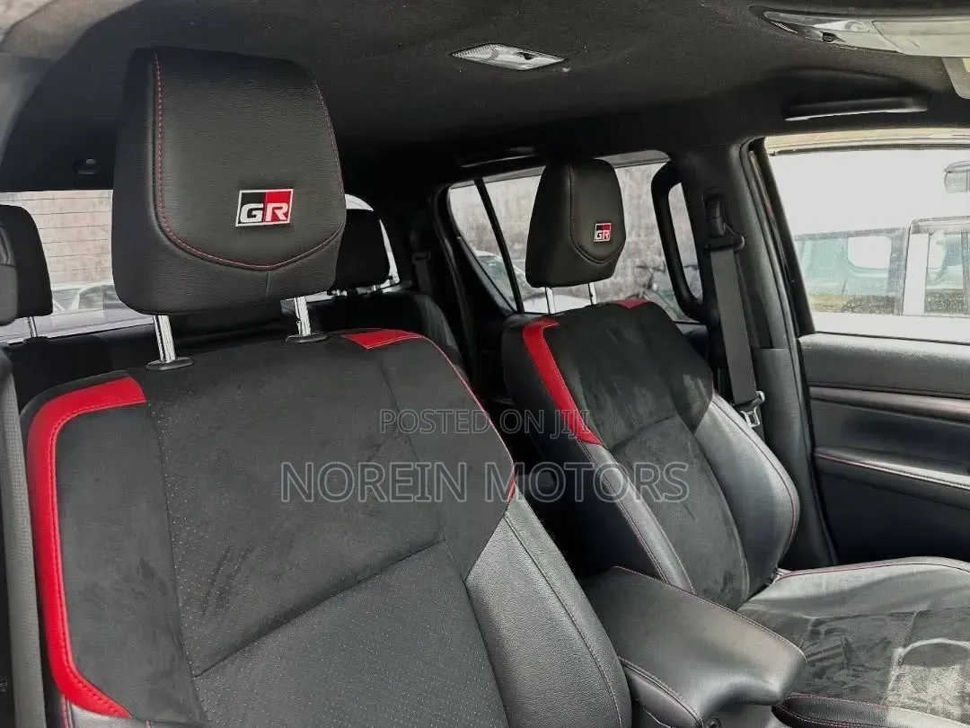 Toyota Hilux Revo Double Cab Deisel 2.4 AWD 2021 Matt Black