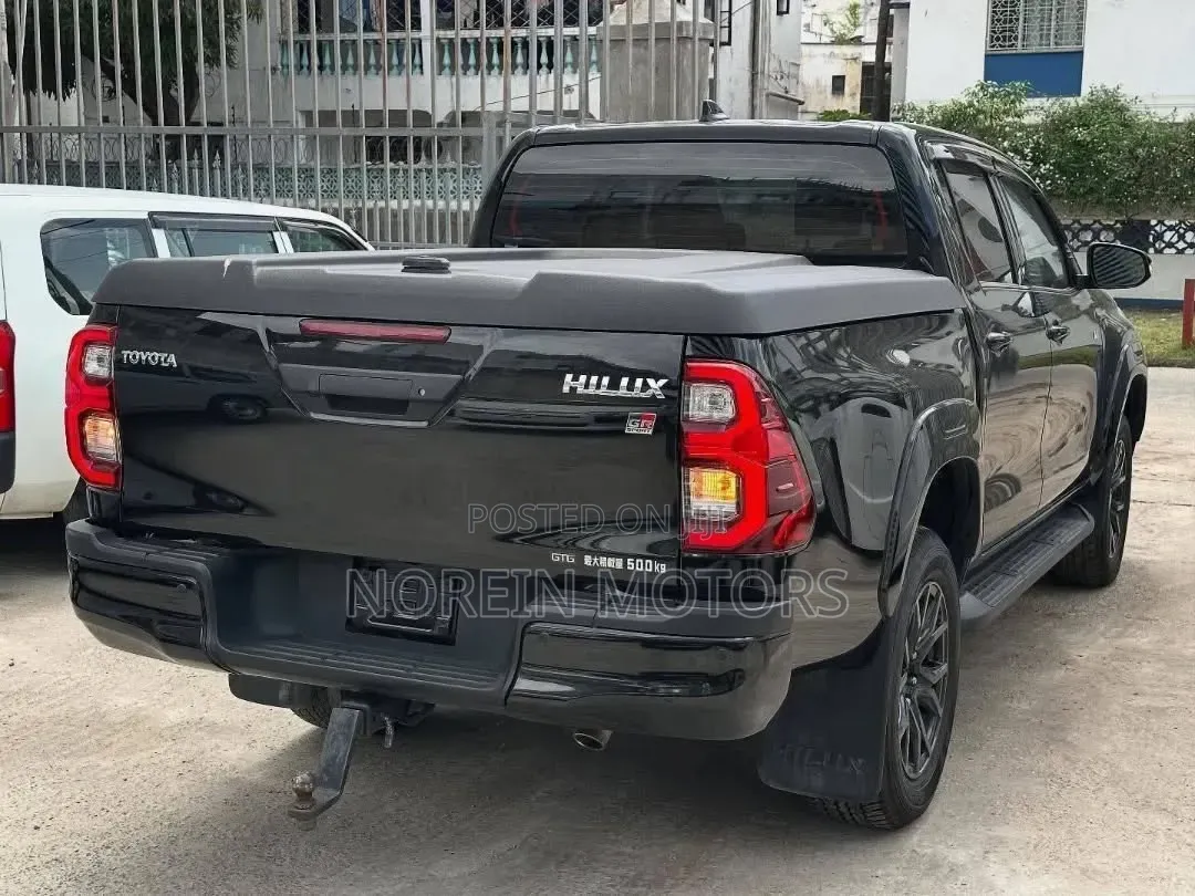 Toyota Hilux Revo Double Cab Deisel 2.4 AWD 2021 Matt Black