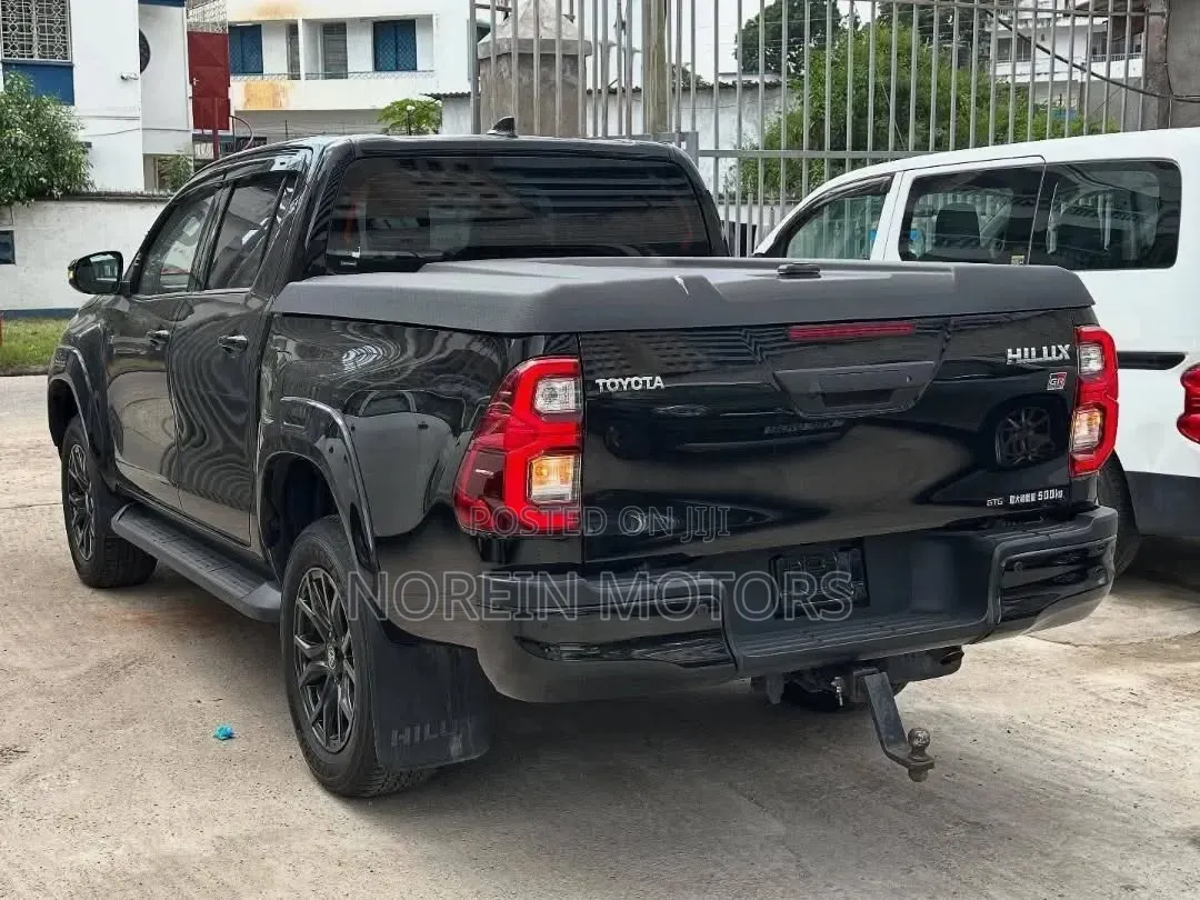 Toyota Hilux Revo Double Cab Deisel 2.4 AWD 2021 Matt Black