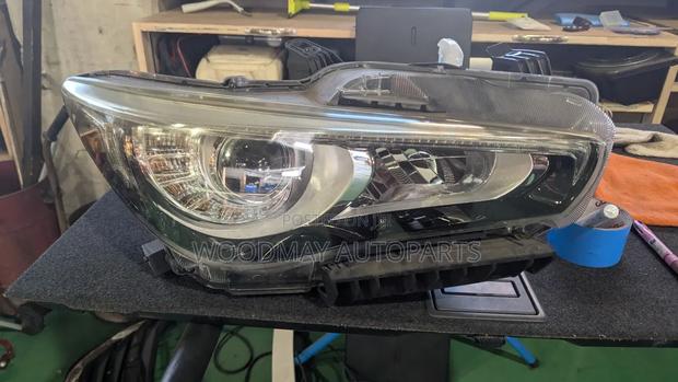 Nissan Skyline Headlight - main view