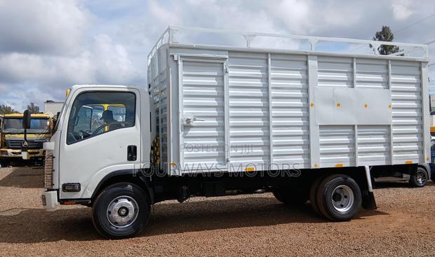 Isuzu NQR 2022 - thumbnail 3