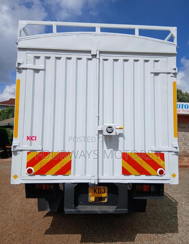 Isuzu NQR 2022 - thumbnail 4