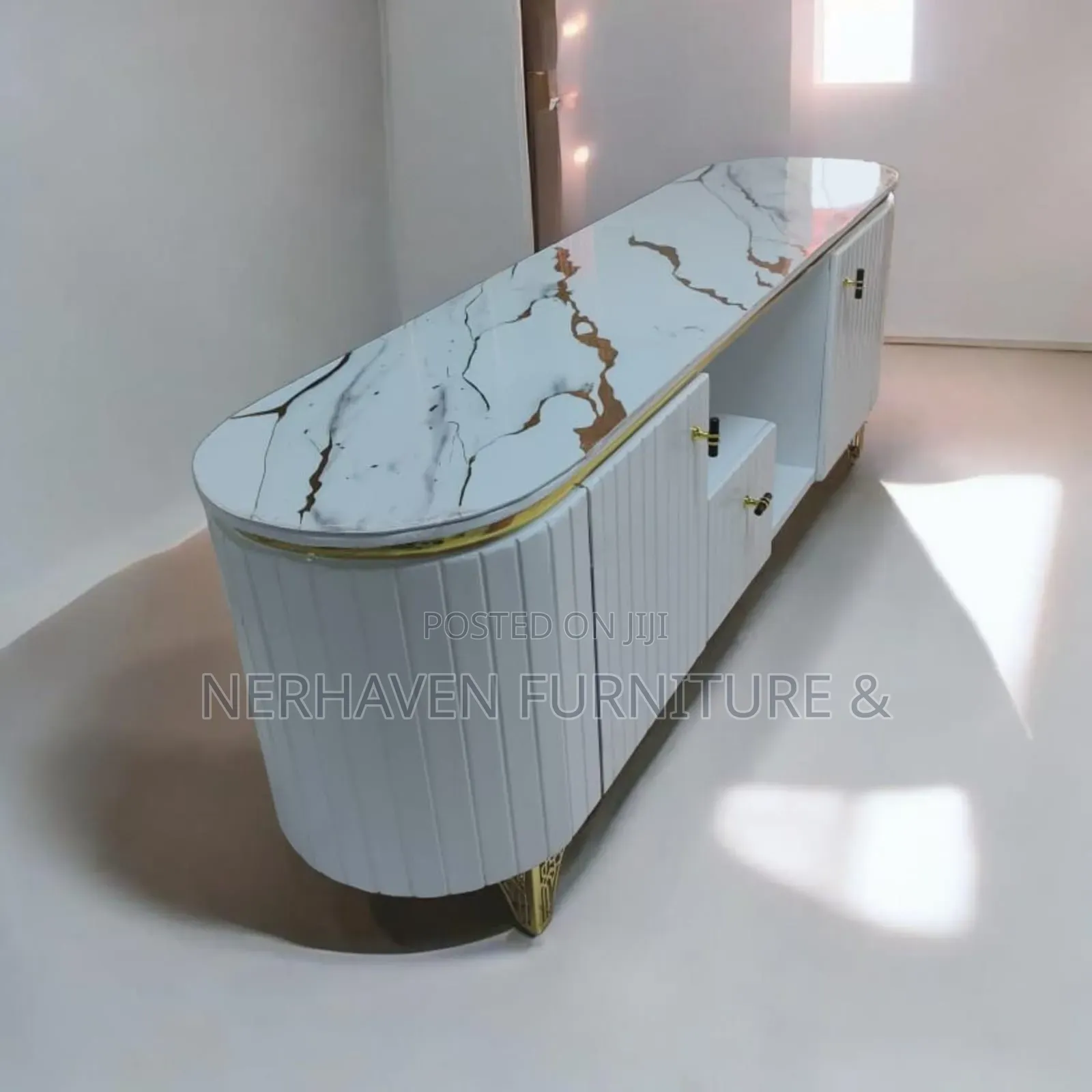Tv Stand With Stylish and Durable Design
