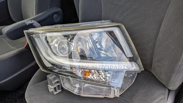 Daihatsu Move Headlight