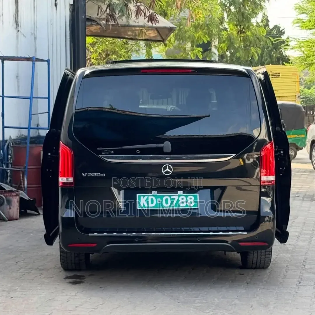 Mercedes-Benz V-Class 2019 Blue