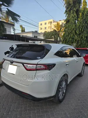 Toyota Harrier 2.0 Turbo 2018 White