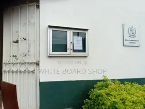 Stylish Wall-Mount Glass Noticeboard 3ft X 2ft