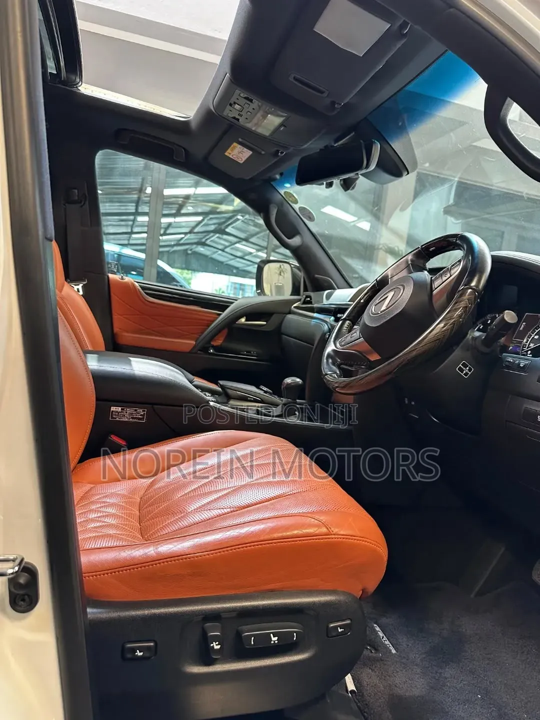 Lexus LX 570 AWD 2020 White