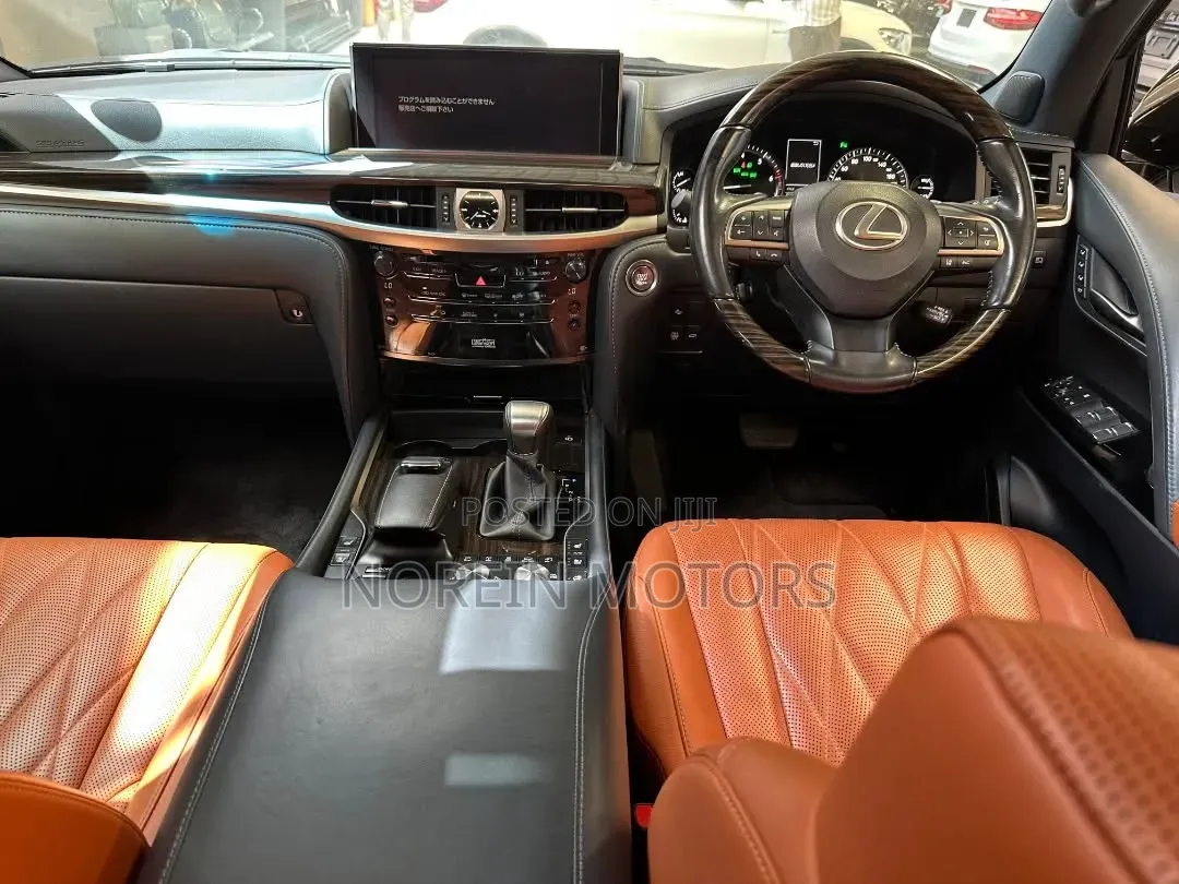 Lexus LX 570 AWD 2020 White