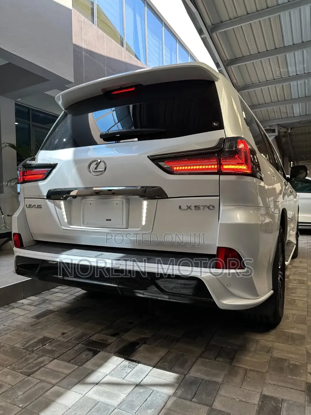 Lexus LX 570 AWD 2020 White
