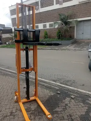 Hydraulic Manual Stacker 1.5tonne/3mtrs