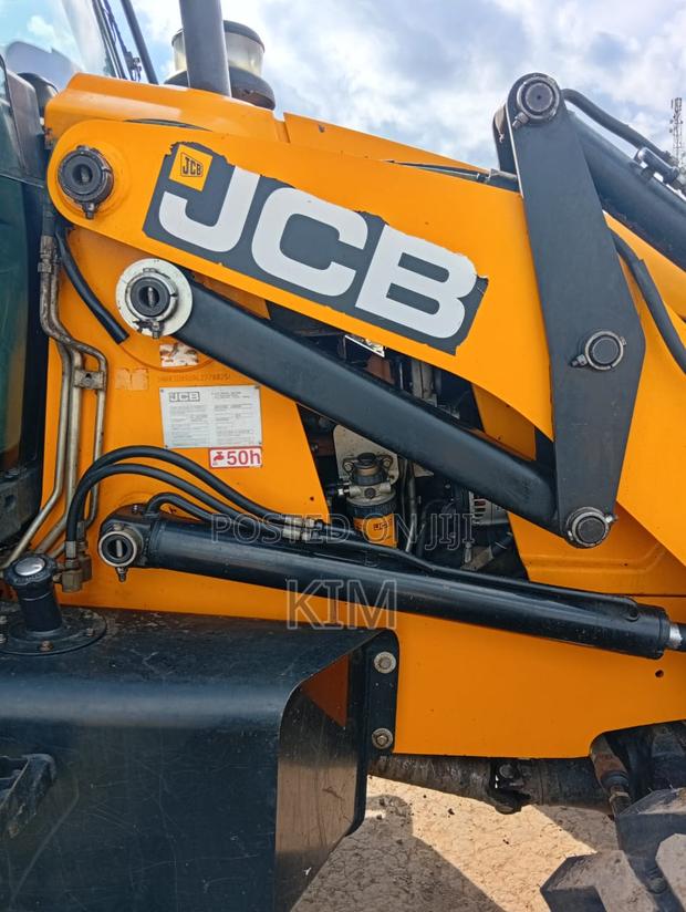 JCB 3dx Backhoe Loader - thumbnail 4