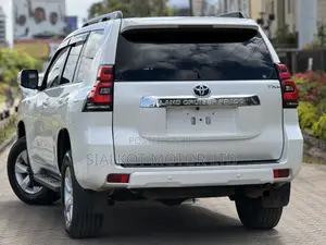 Toyota Land Cruiser Prado 2.7 2022 White