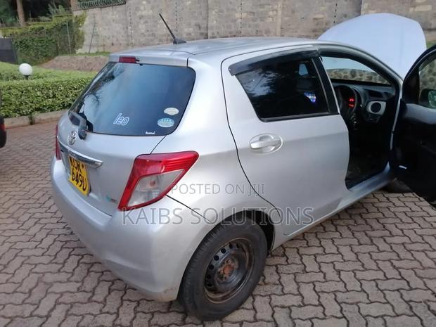 Toyota Vitz 2012 Silver - thumbnail 6