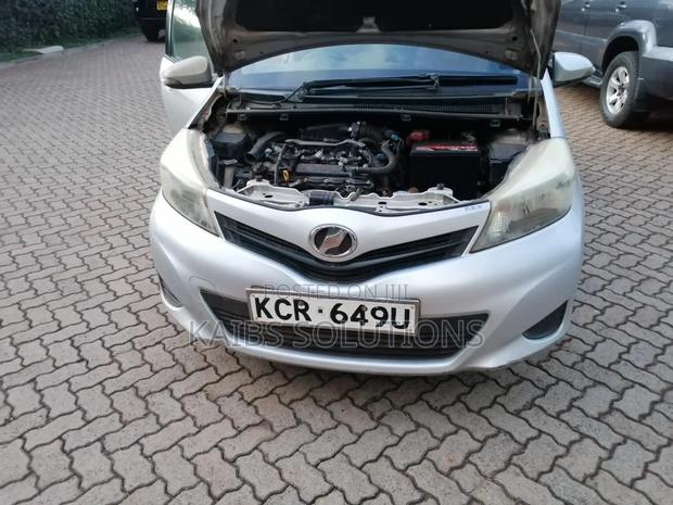 Toyota Vitz 2012 Silver - thumbnail 8