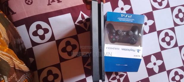 Ex Uk Playstation 4 - thumbnail 2
