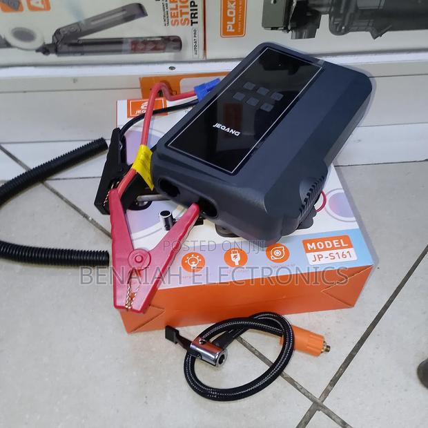 Car Jumpstarter With Inbuilt, Portable and Efficient Inflator - thumbnail 2
