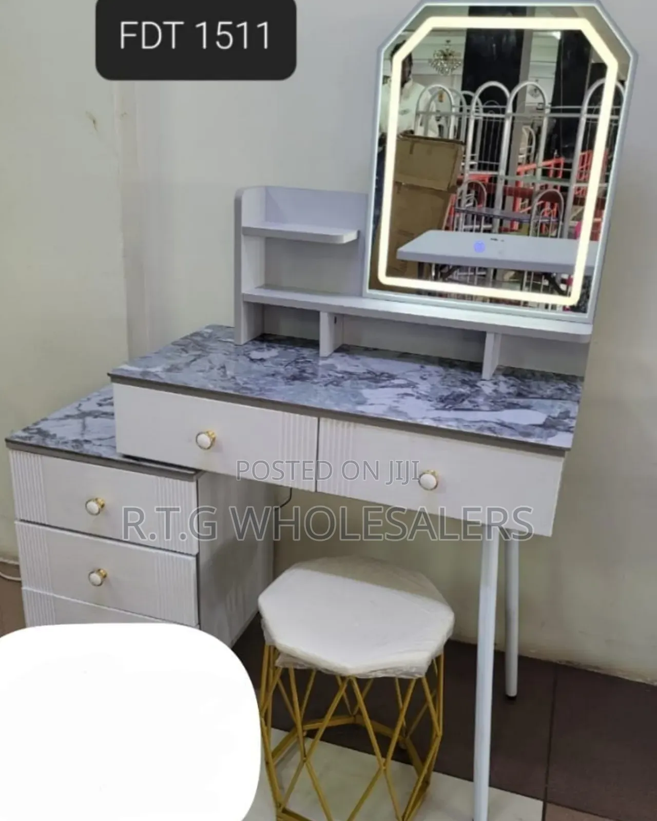 Large Executive Dressing Table Sliding Mirror Design