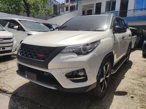 Toyota Fortuner 2019 Off white