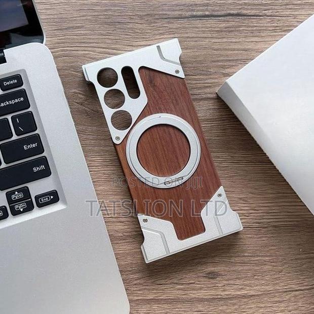 Samsung S24 Ultra Walnut Wood Case - thumbnail 2