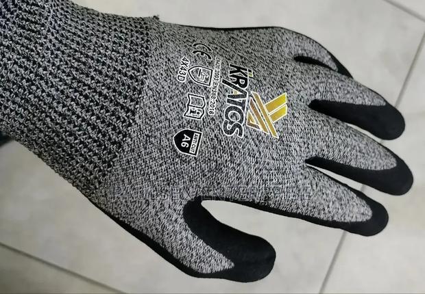 En 388 Cut Resistant Gloves