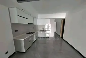 3bdrm Apartment in Gateway Mall Area for rent