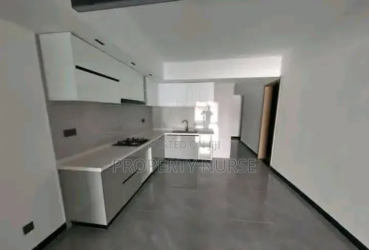 3bdrm Apartment in Gateway Mall Area for rent