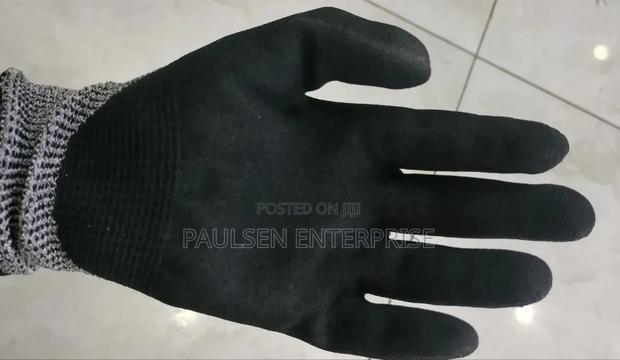 En 388 Cut Resistant Gloves - thumbnail 2