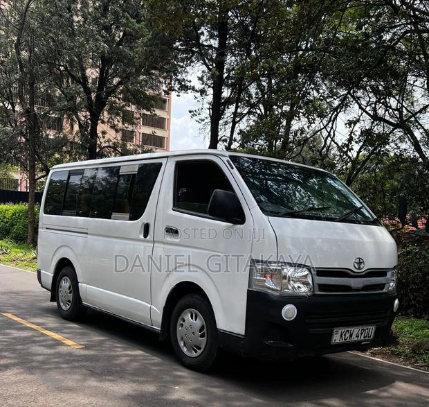 Toyota HiAce 2013 White - main view