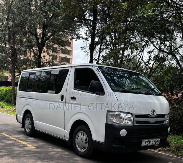 Toyota HiAce 2013 White - thumbnail 4