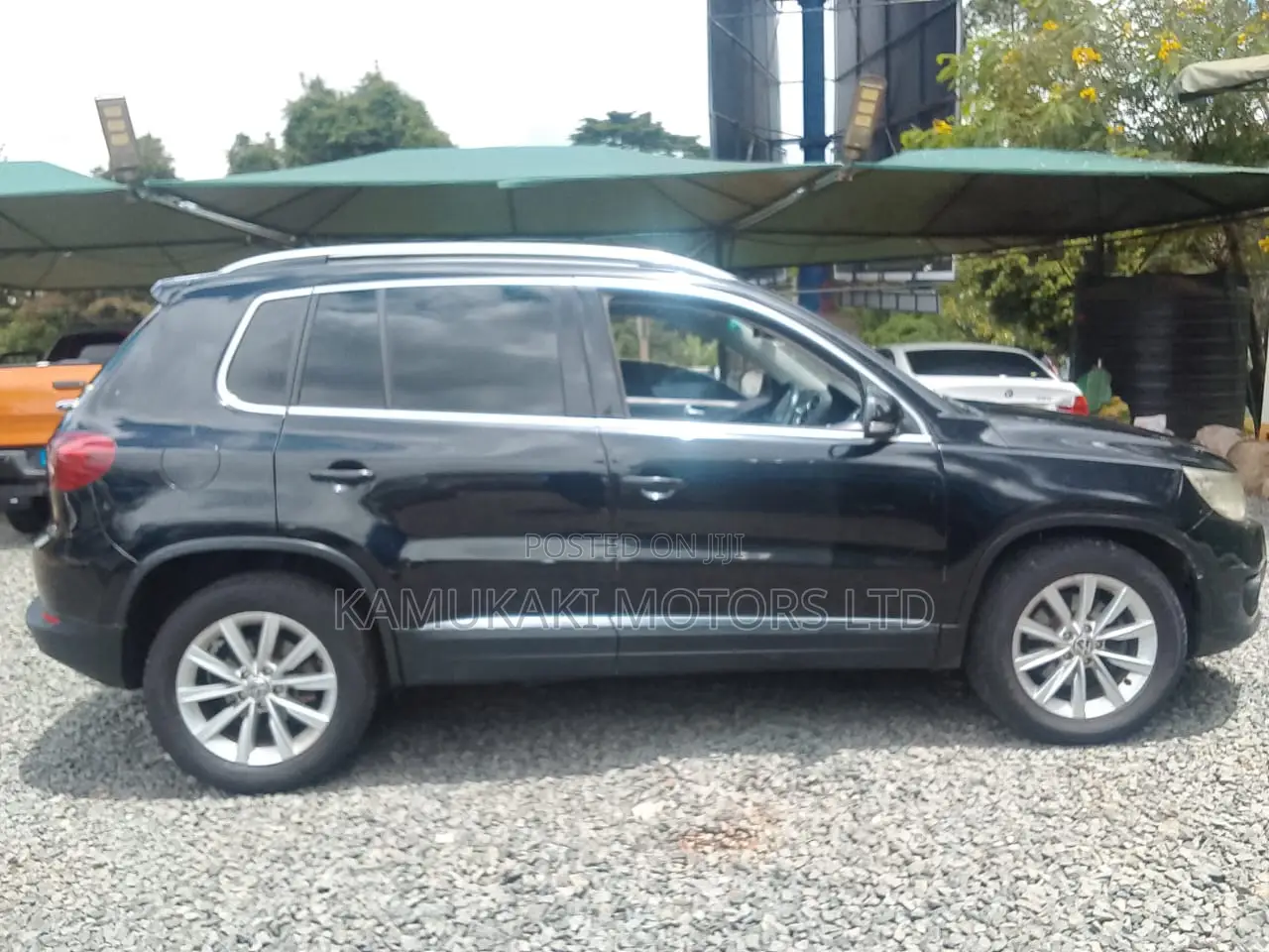 Volkswagen Tiguan 2011 Black
