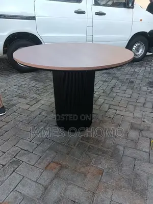 Round Table