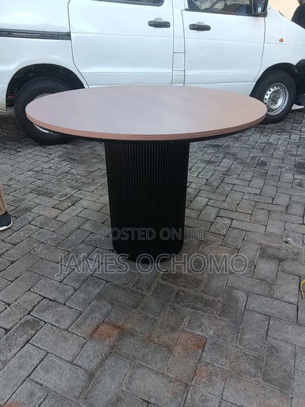 Round Table - main view
